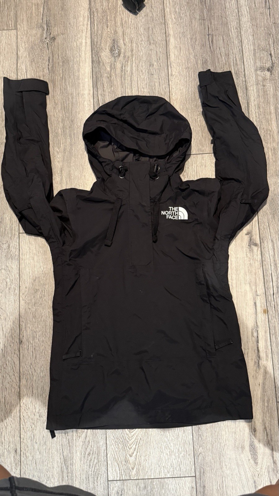 The North Face Women’s Black Hooded Anorak Jacket M