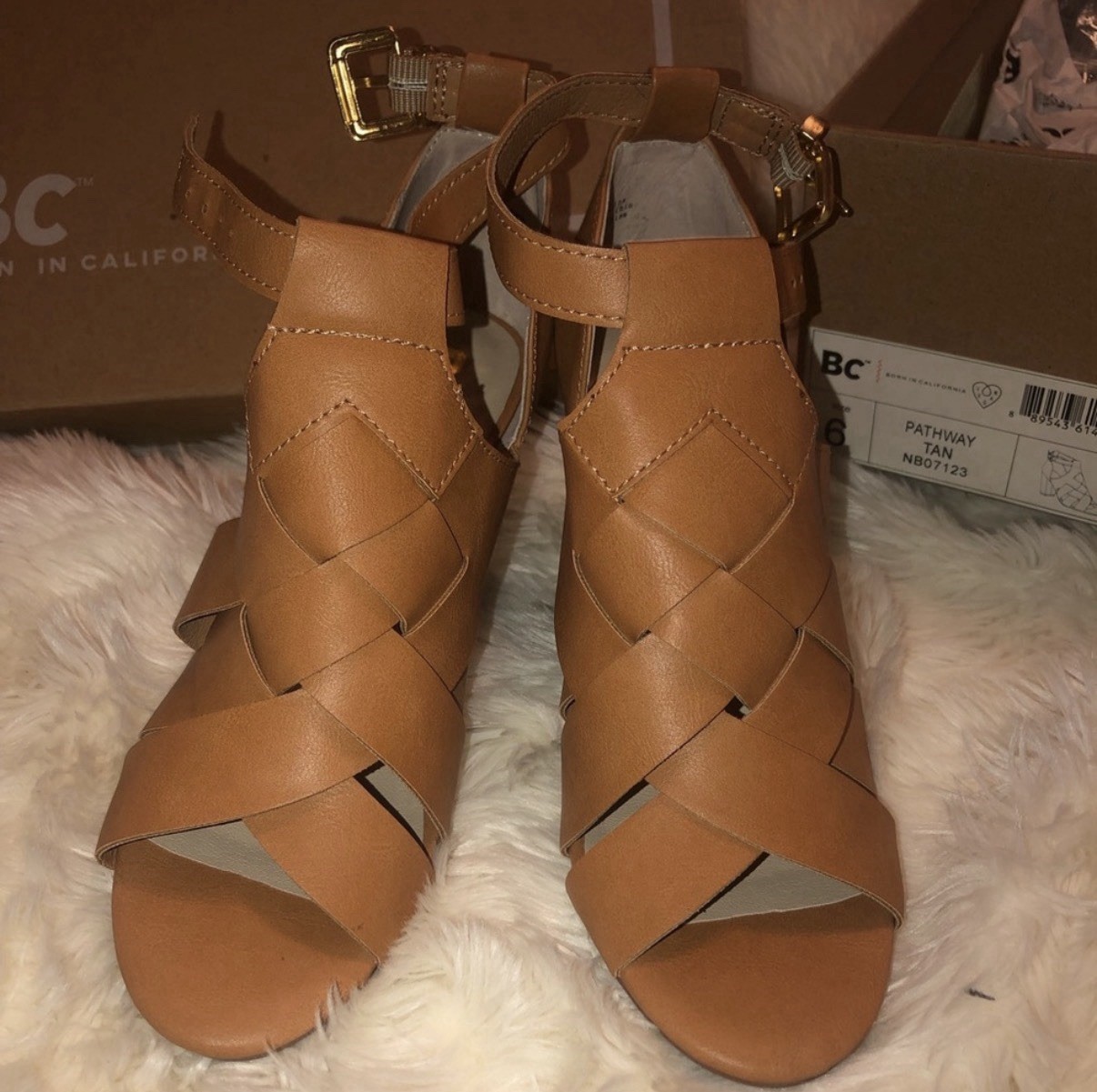 NWT – Born in California – Tan Summer Heels size 6