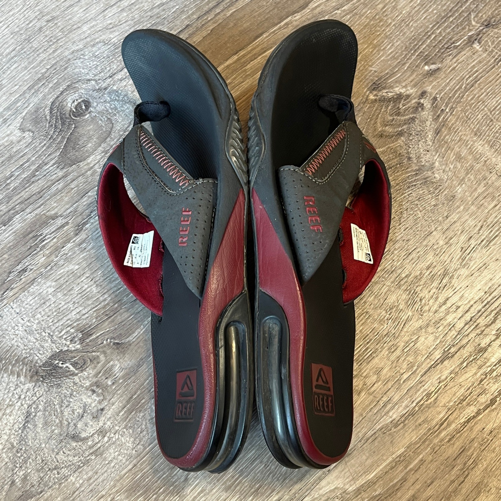 Reef Fanning Mens Flip Flops Black Red Bottle Opener Sandals Size 9 FGK