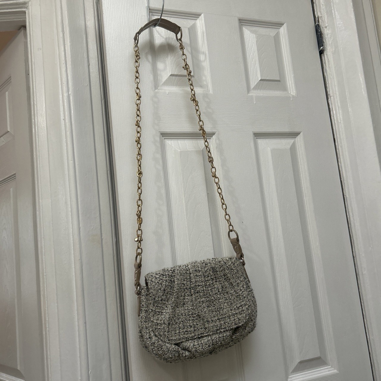 LOFT Gray Shoulder Bag Gold Chain Strap Magnetic Flap Lined Inner Pockets