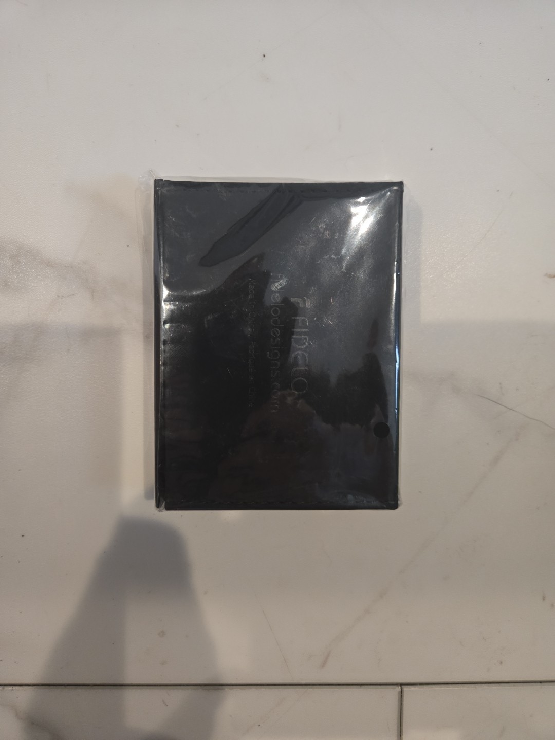 Fidelo Minimalist Wallet with Slim RFID Credit Card Holder Black w/4 Bands NIB