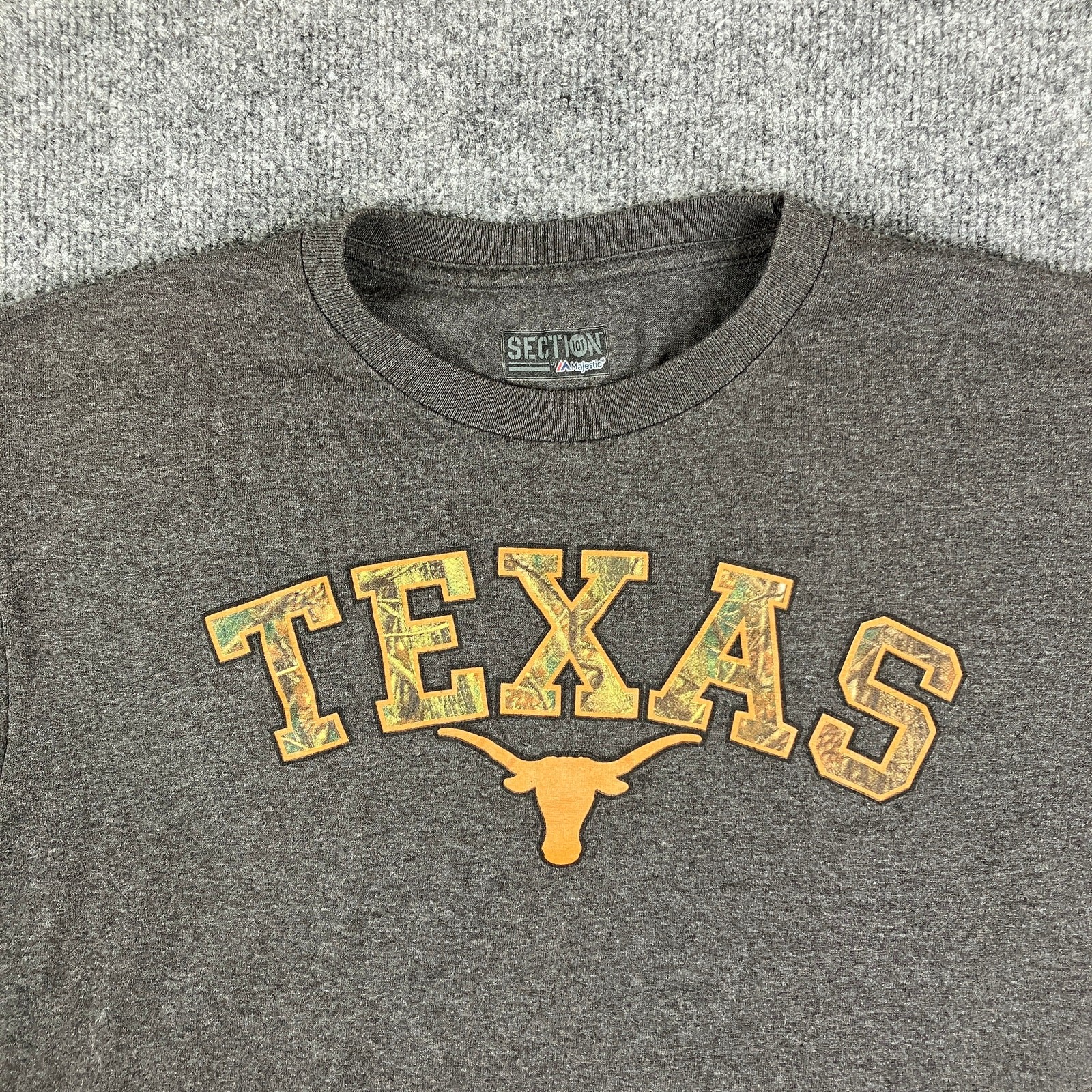 Section 101 Majestic TShirt Mens L Gray Texas Longhorns NCAA Graphic Tee