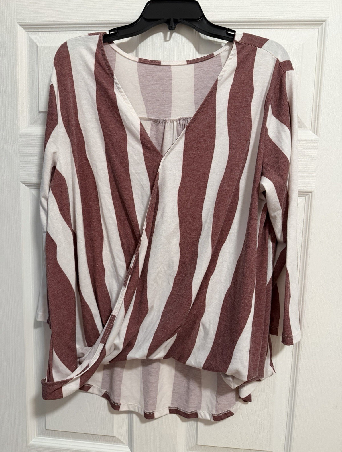 Womens XL Regular Pink/White Striped V-Neck 3/4 Sleeve Pullover Top