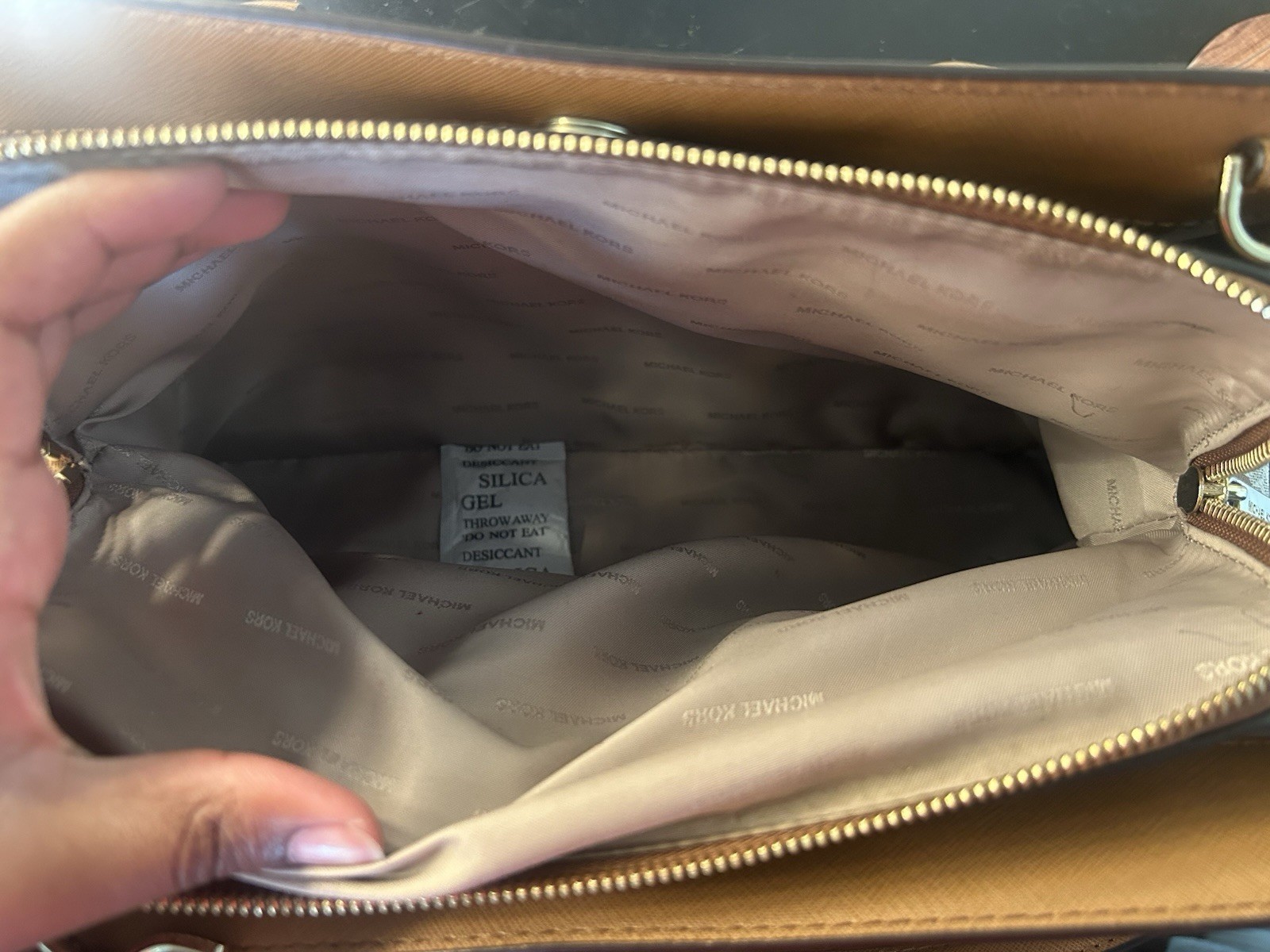 Michael Kors Signature Savannah Large Satchel In Vanilla/Acorn