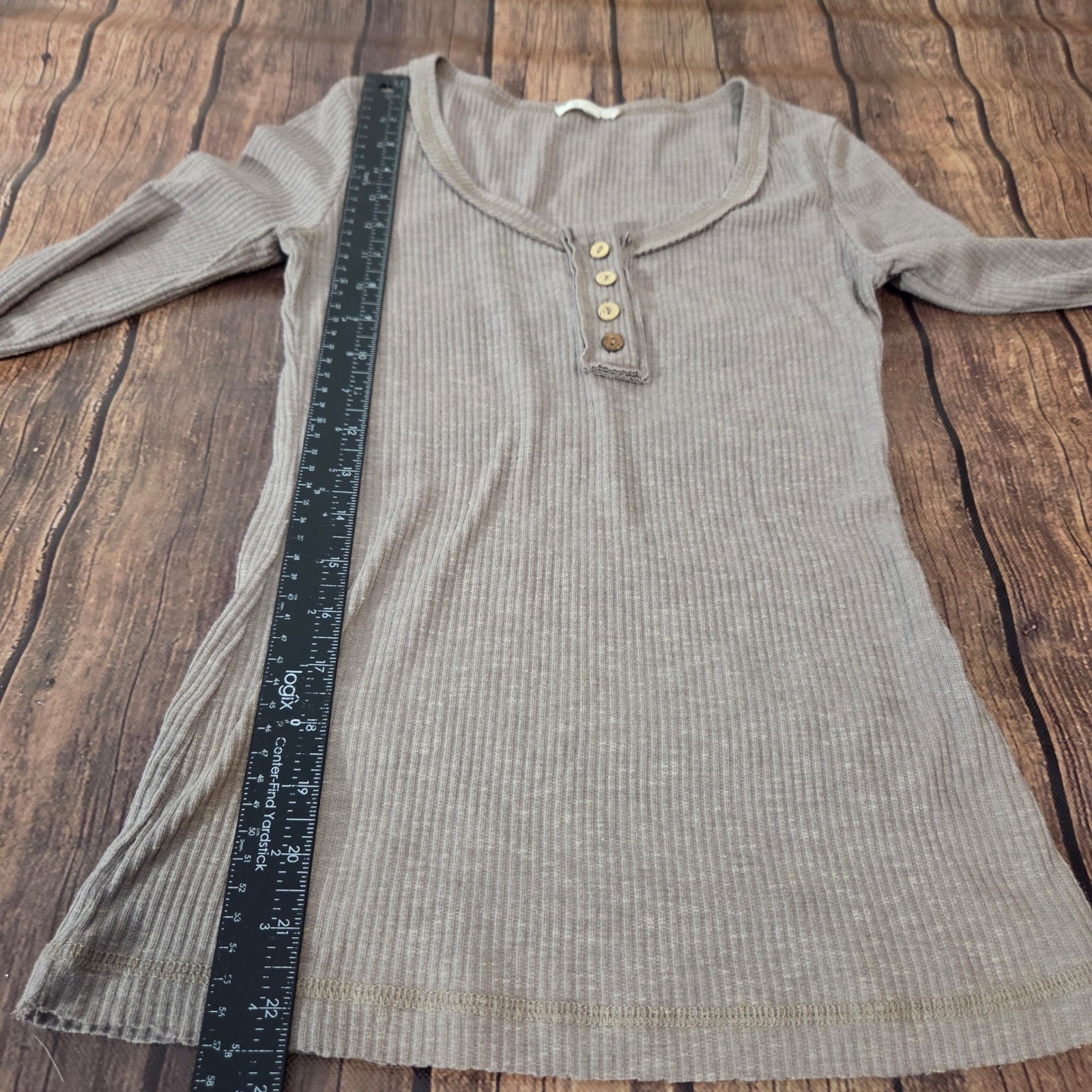 La Miel Womens Small Taupe Brown Ribbed Knit Henley Top Button Cuff Bella Swan