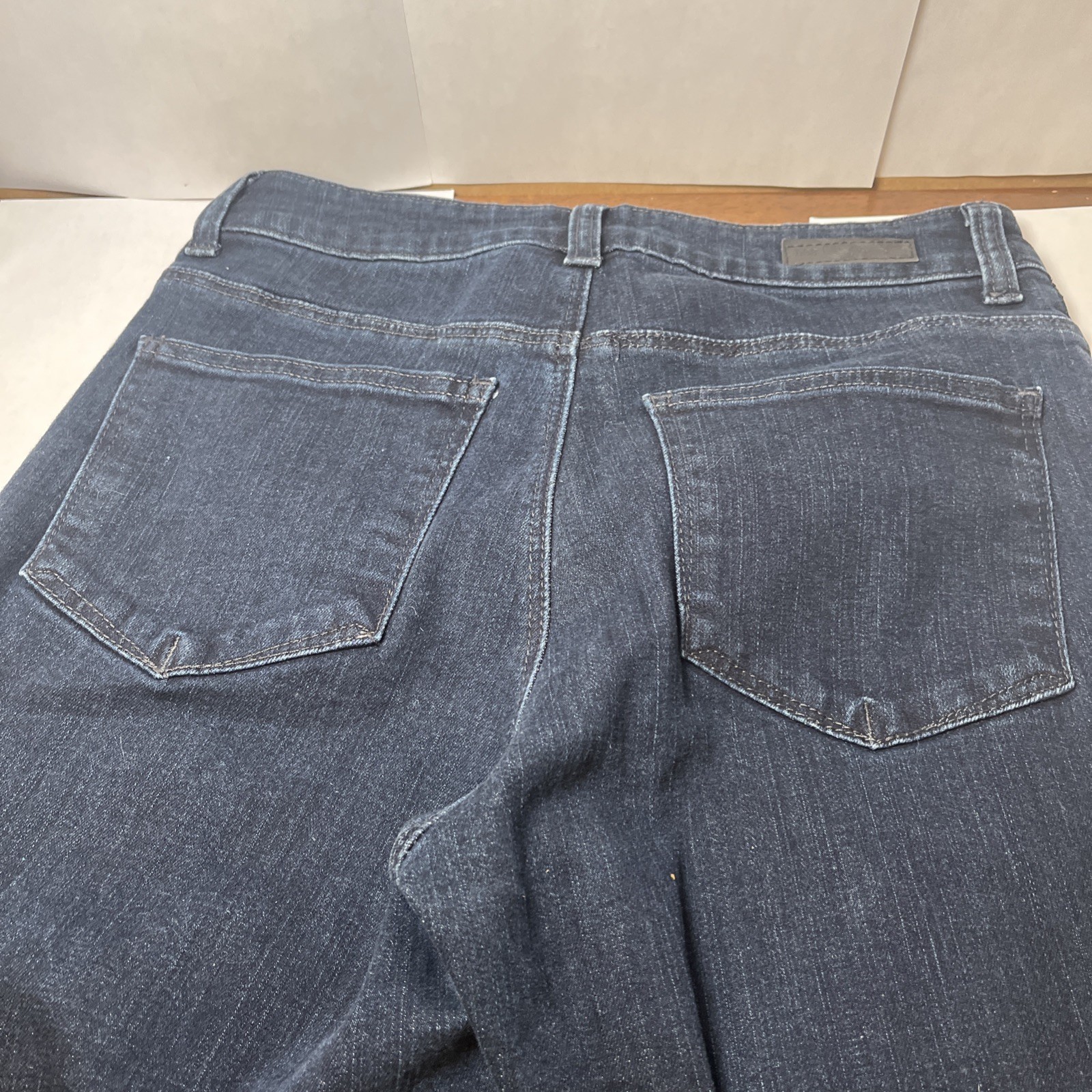 Lee Classic Fit Size 6 Medium Dark Wash No Rips Or Frays Great Condition
