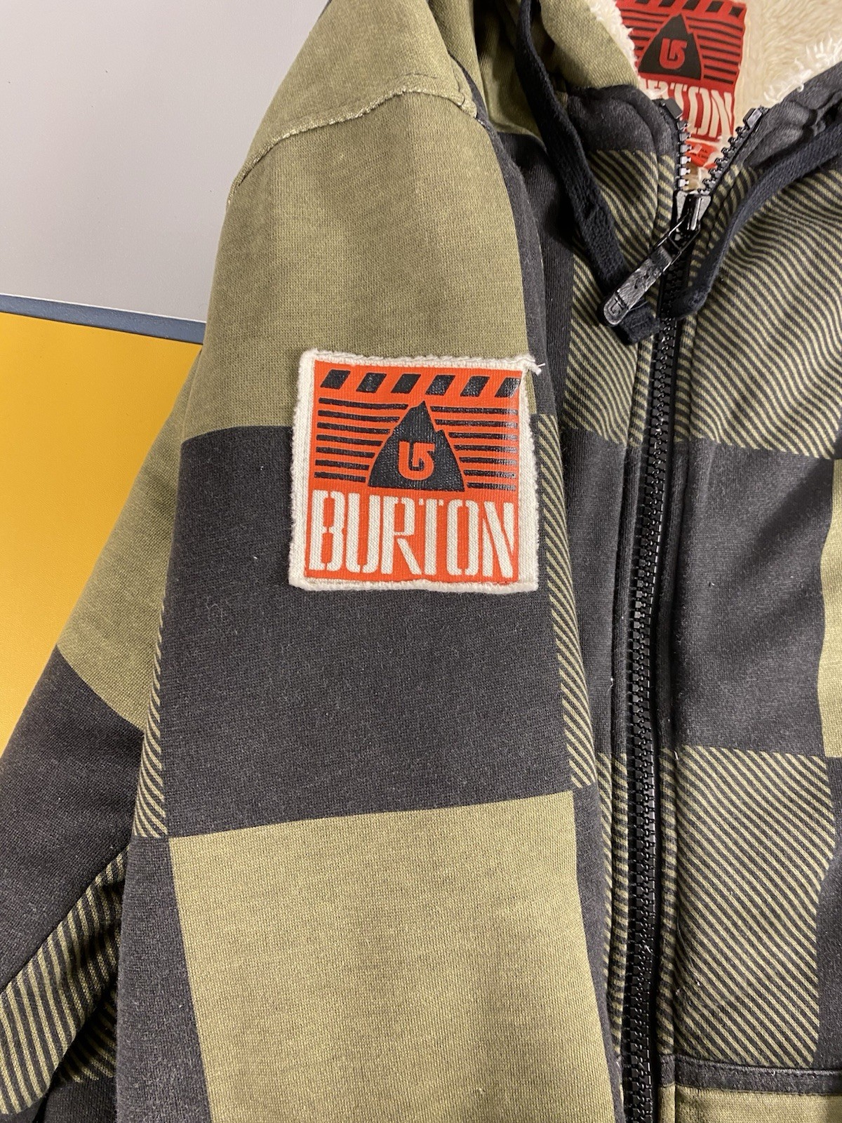 Burton Soft Lining Sherpa Hooded Geometric Warm Thick Full Zip Pull String 40R
