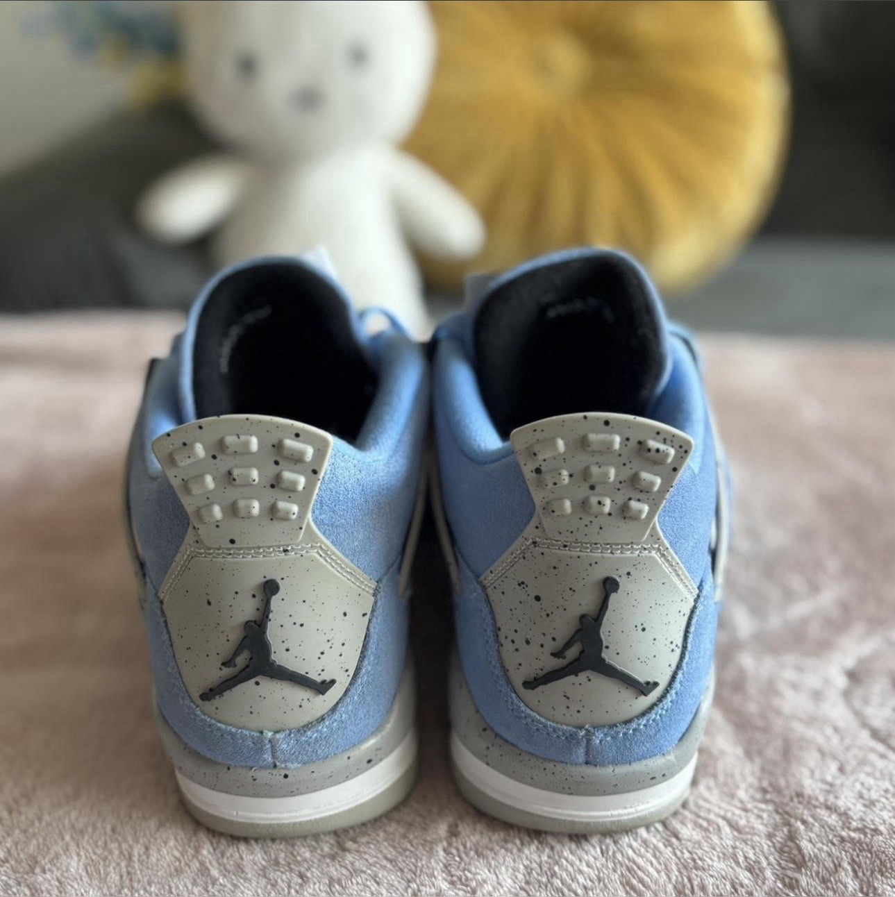 Jordan 4 Retro Blue