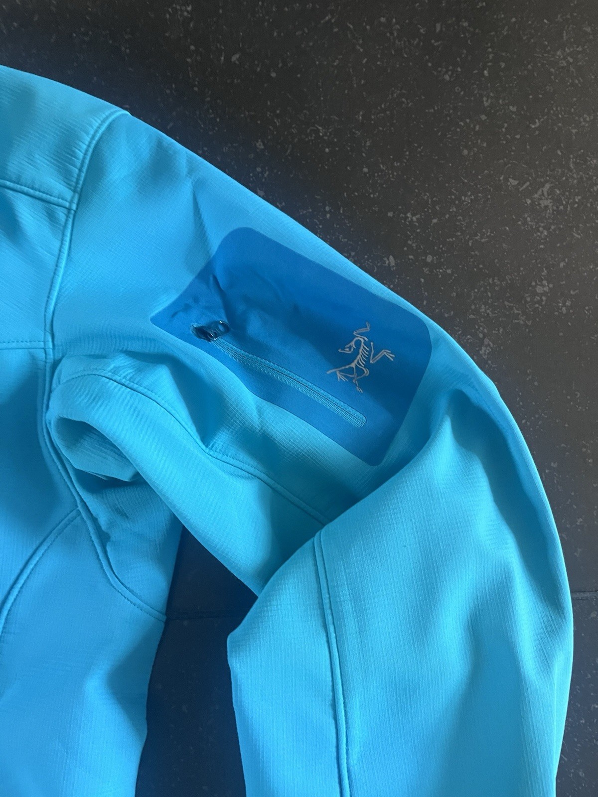 Arc’teryx Women’s Blue Softshell Track Jacket Full Zip Zipped Pockets L