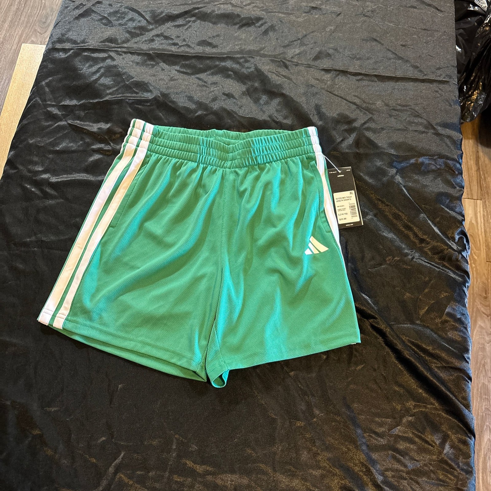 adidas Girls Essentials 3-Stripes Mesh Mid-Thigh Length Shorts in Court Green