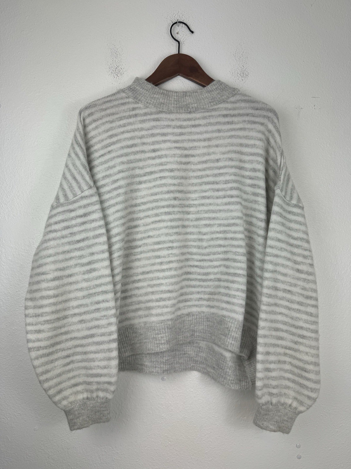 NA-KD Striped Cropped Sweater Gray White Women’s Large Balloon Sleeve