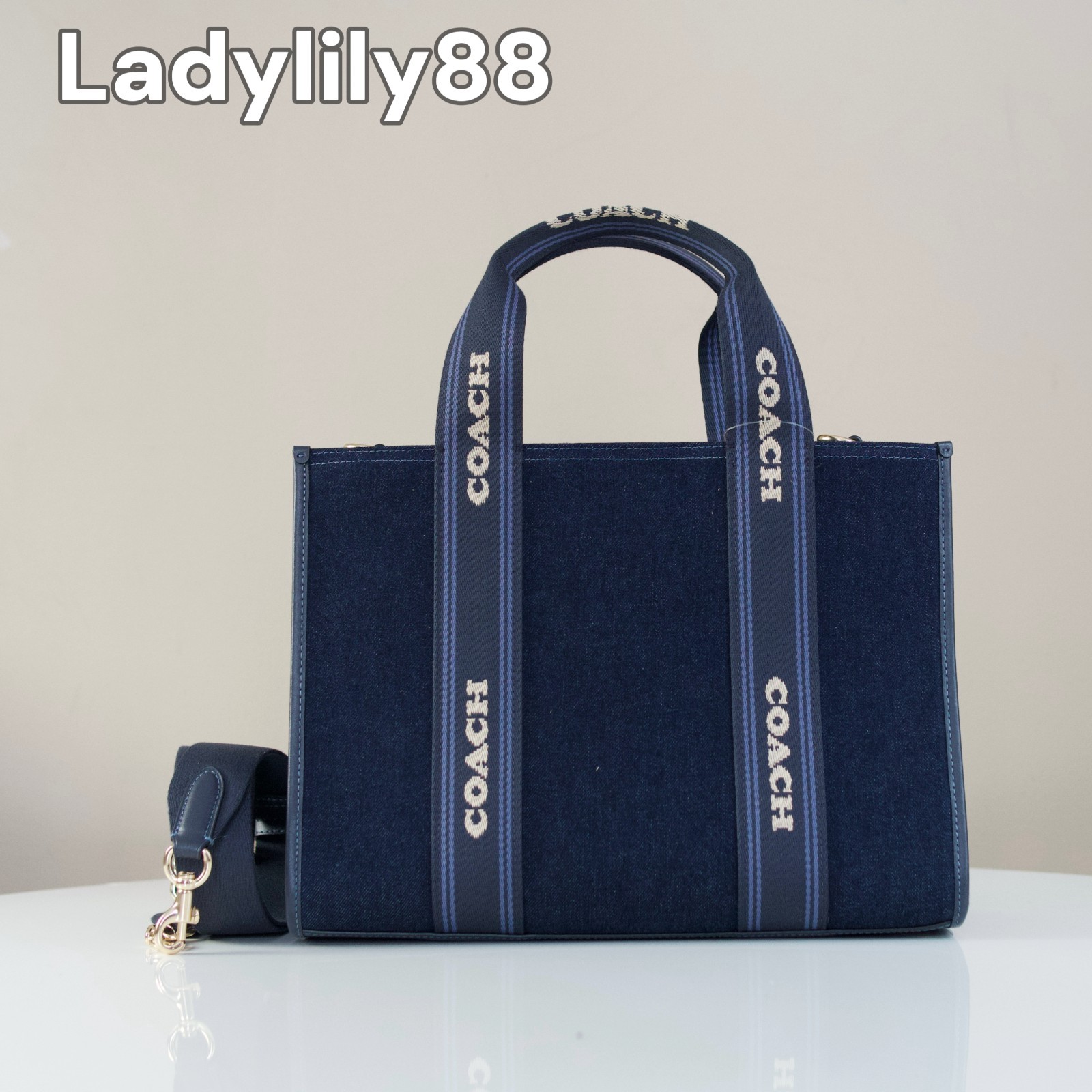 NWT Coach CY367 CBM10 CCL68 Smith Tote Bag