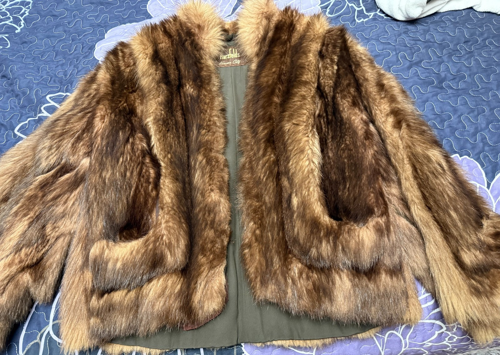 Fur – Beaver Short Jacket from Hartzfeld’s in Kansas City Size S/M VTG.