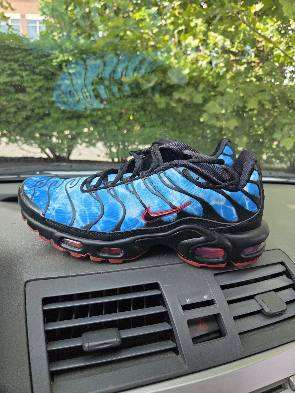 Nike Air Max Plus TN Tuned Shark Attack Baltic Blue Black HQ3824-001 Men’s 9