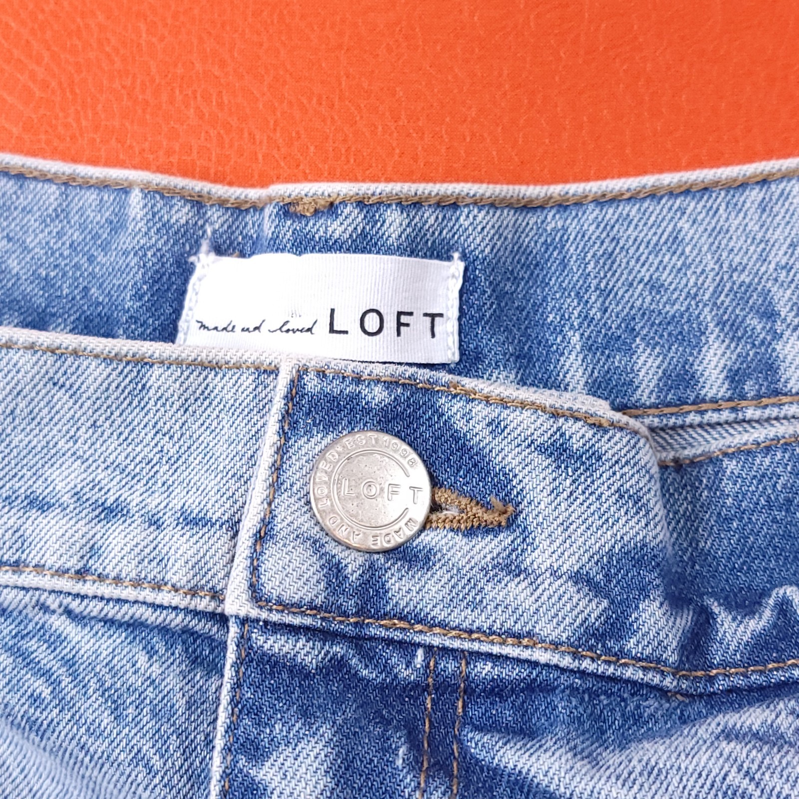 Loft Women’s Distressed Fringe Hem 3″ Light Jean Shorts Size 18 NEW
