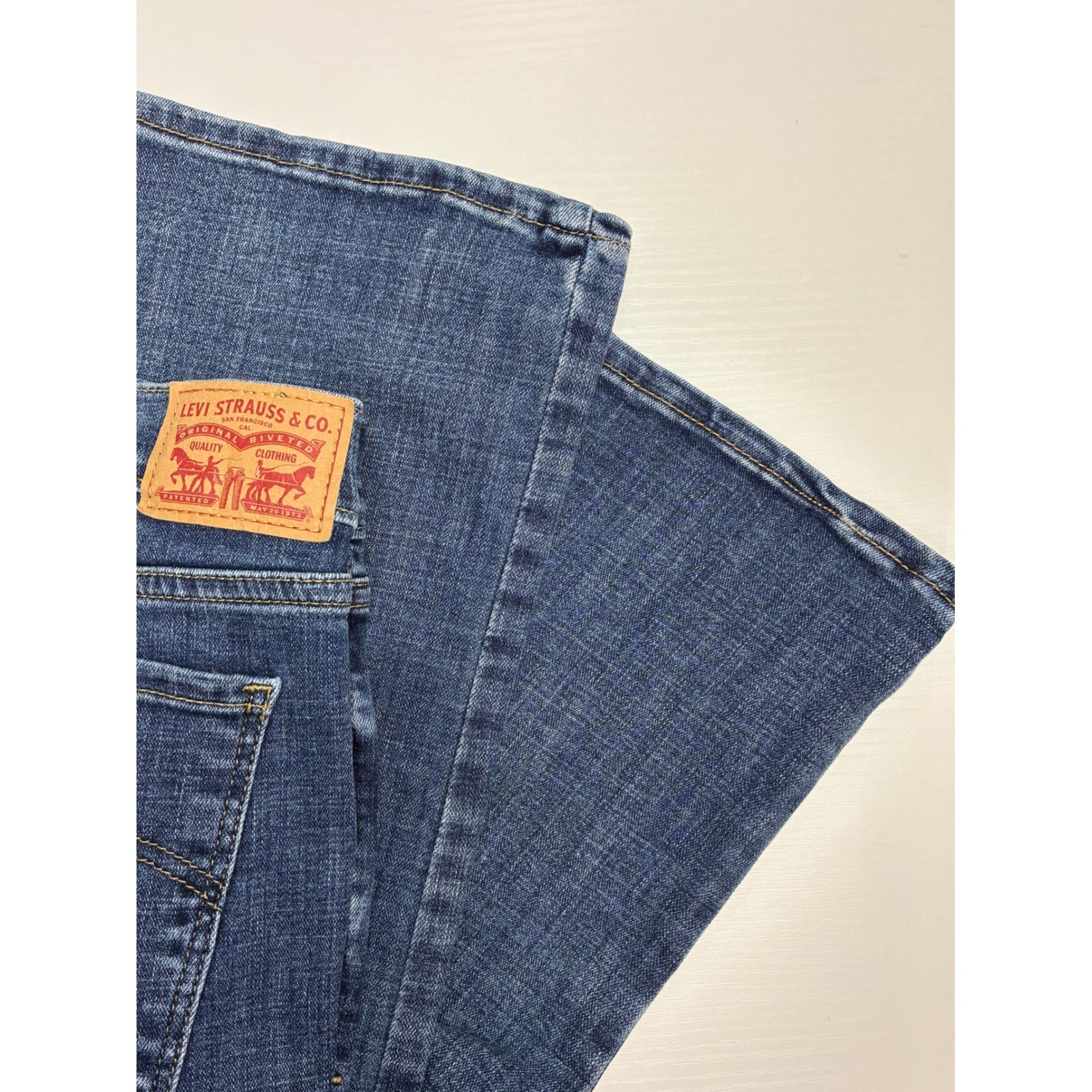 Levi’s 505 Straight Jeans Men’s 32×34 Medium Wash Denim Classic Fit