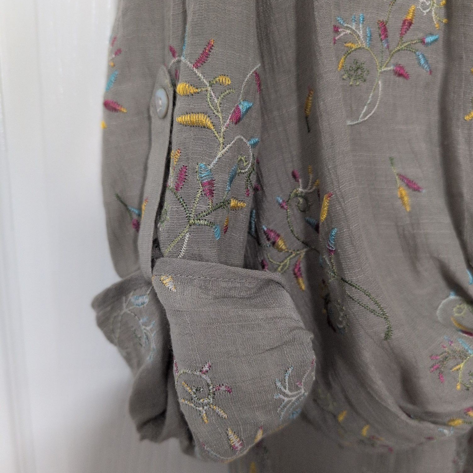 Olive Hill Embroidered Floral Shirt Womens Size Medium Boho Cottagecore Casual
