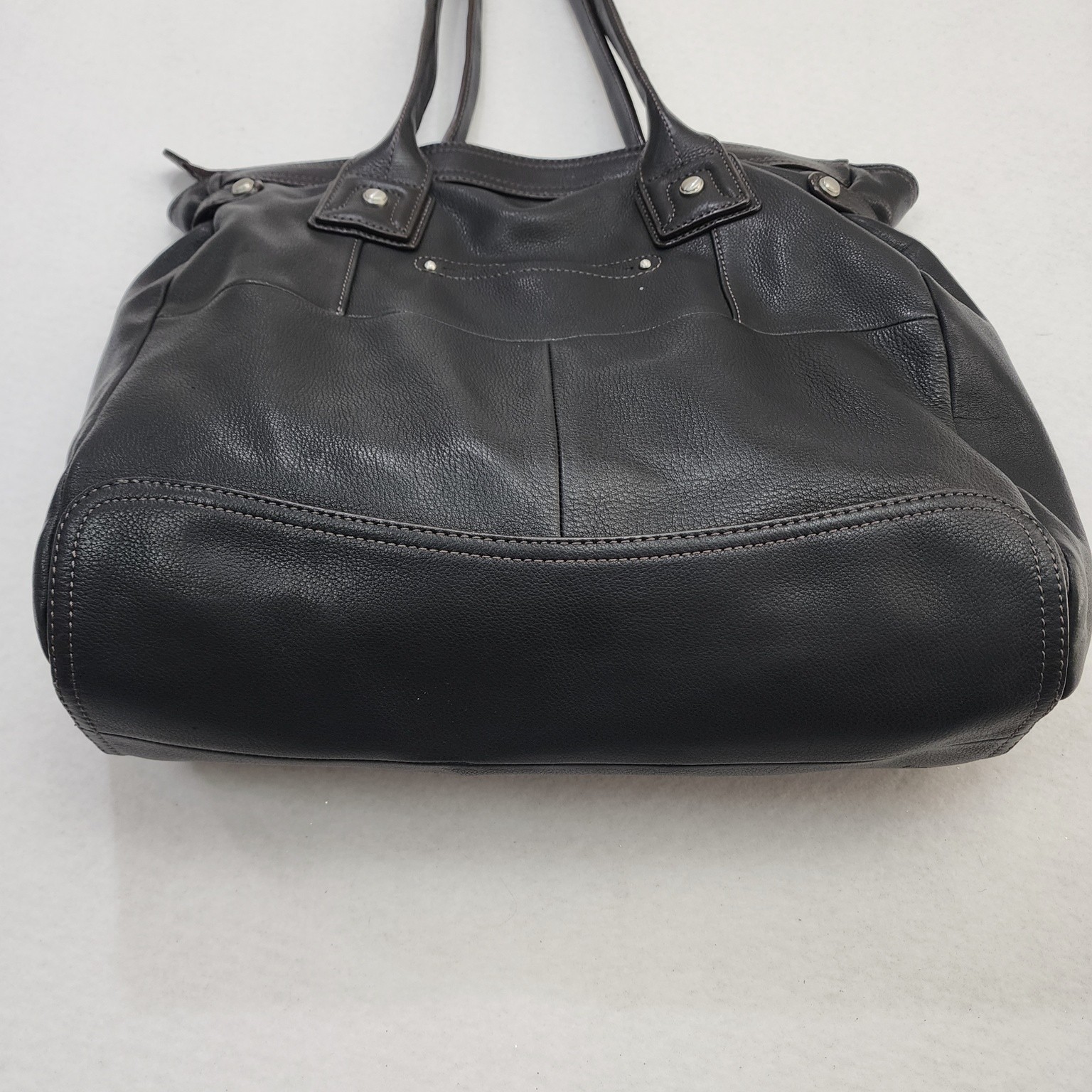 B. Makowsky Satchel Handbag Womens Black Leather Zip Pocket Silver Hardware