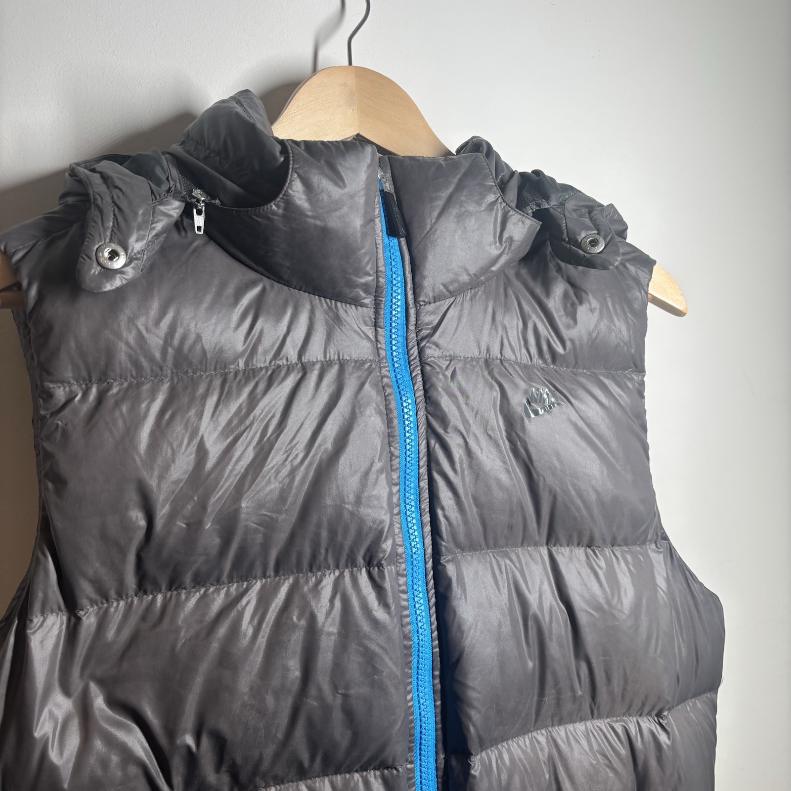 Nike Mens Down Filled Gilet Bodywarmer Jacket With Removable Hood Size XL