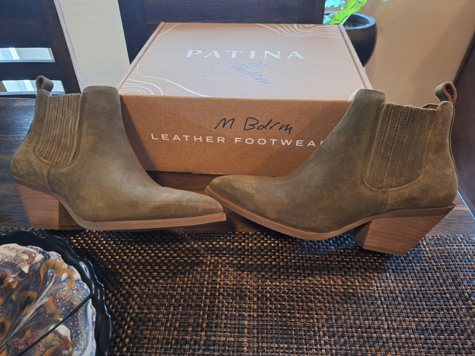 Patina Suede Dakota Western Ankle Boots Olive Green Women’s sz 8 Pointed Toe