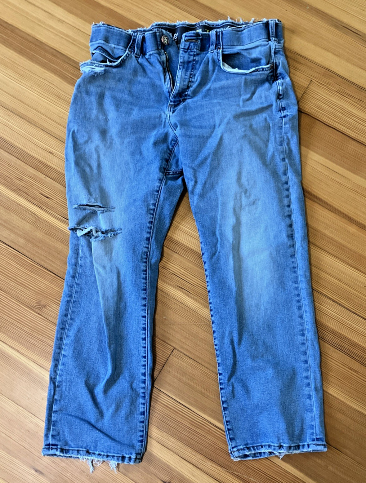 Men’s Lee Extreme Motion Straight Leg Jeans- 36 x 29 Worn and Weathered