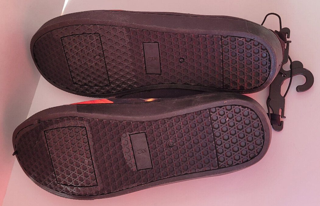 SUPERMAN Slip On Canvas Shoes Men’s Bioworld New With Tags