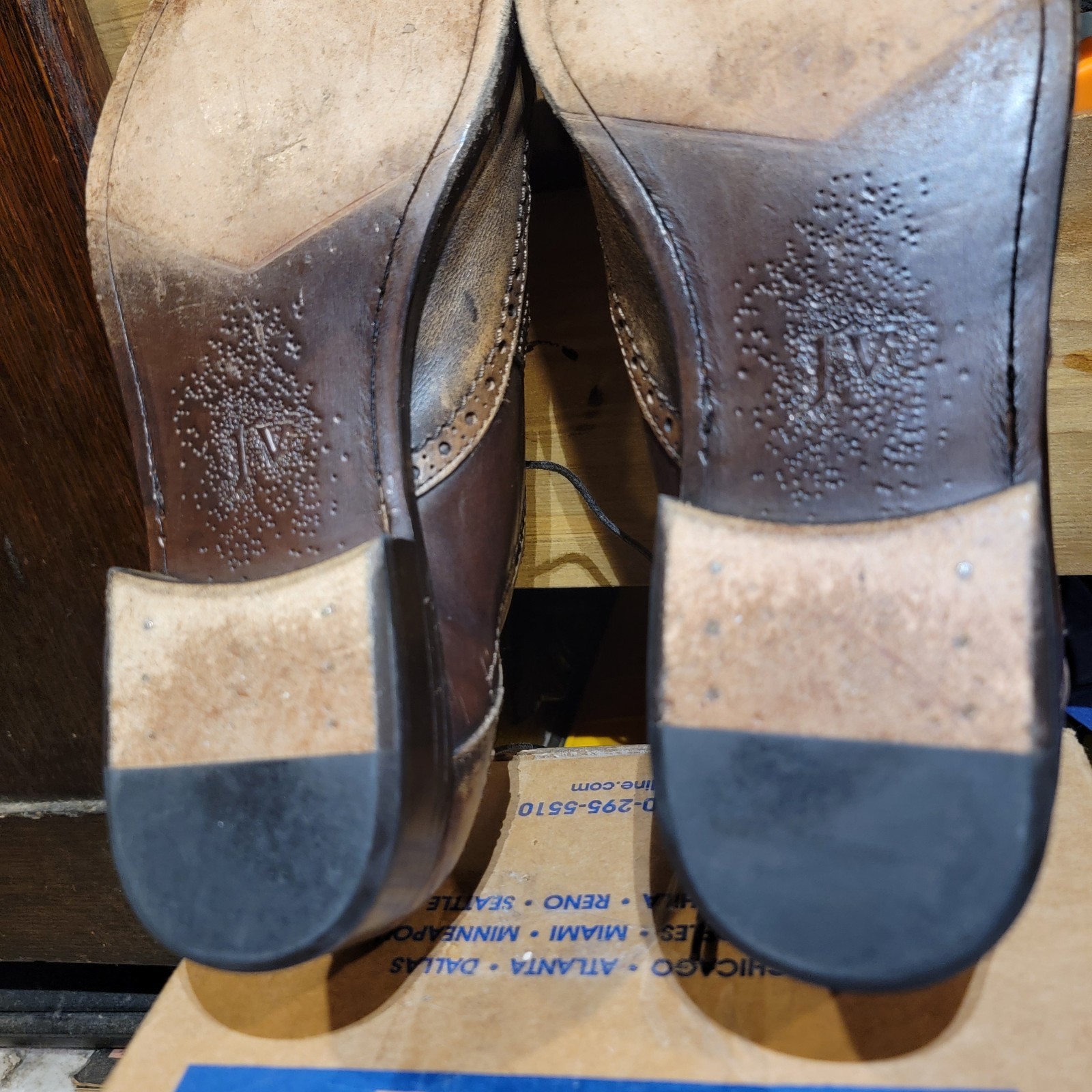 John Varvatos Ss 9.5 Luxe dress shoes two-tone, burnished leather wingtip