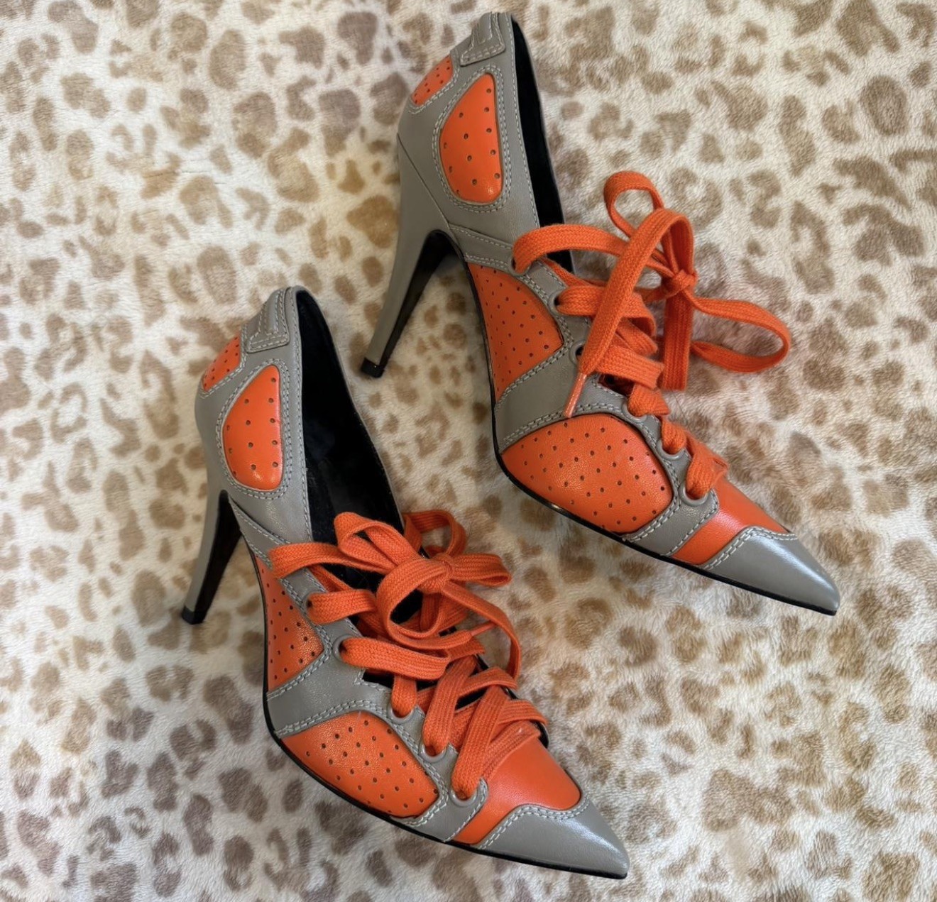 Jeremy Scott Staccato Gray And Orange Size 8.5 US