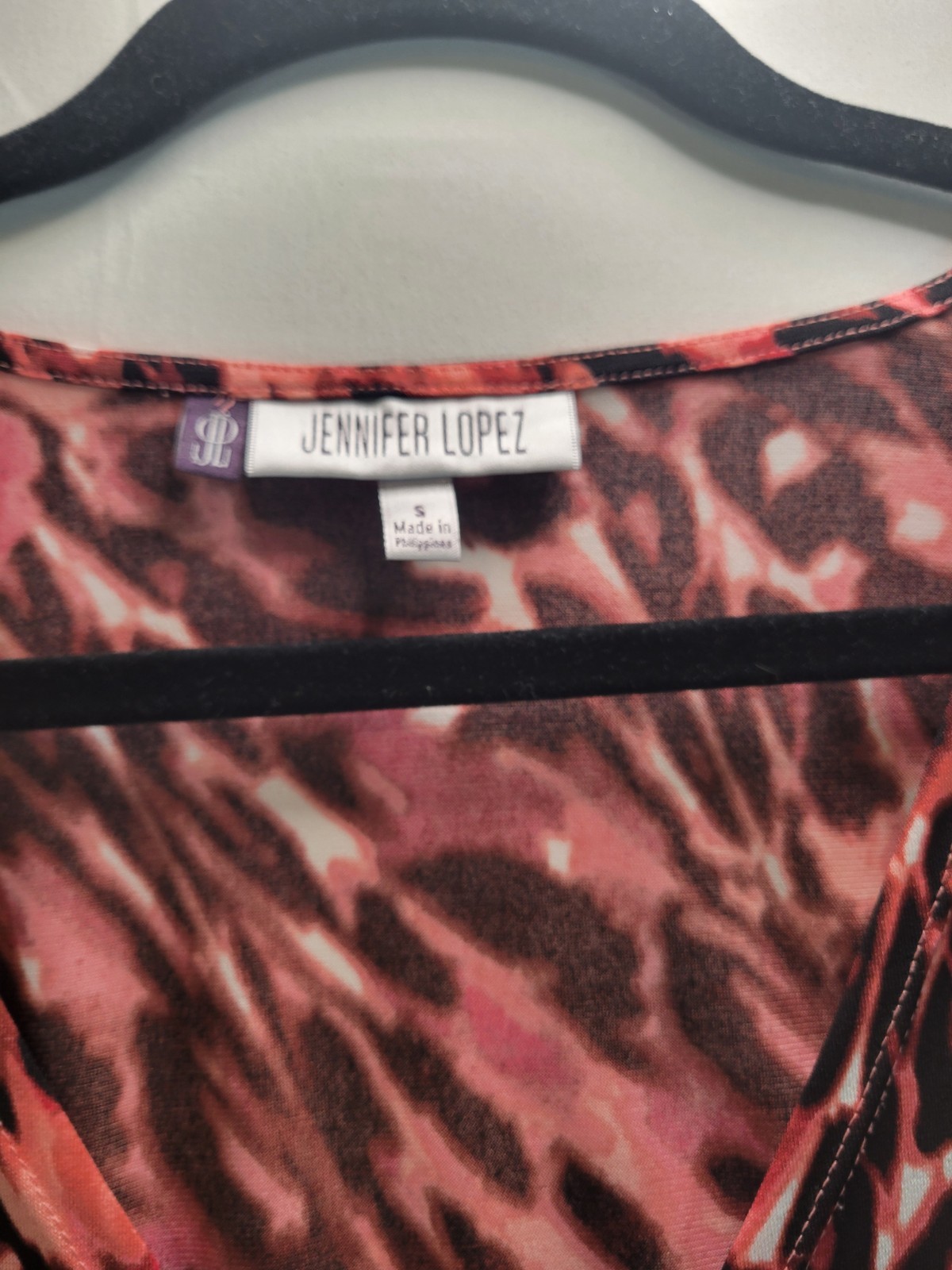 JENNIFER LOPEZ JLO SMALL SLEEVE PINK ANIMAL PRINT MOCK WRAP TOP