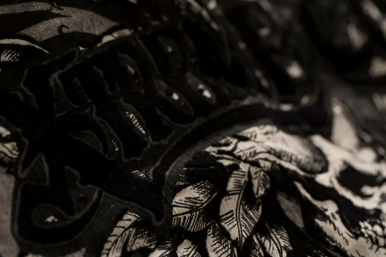 XTREME COUTURE by AFFLICTION Men’s BUTTON DOWN Shirt KINGS FALL Skulls $78