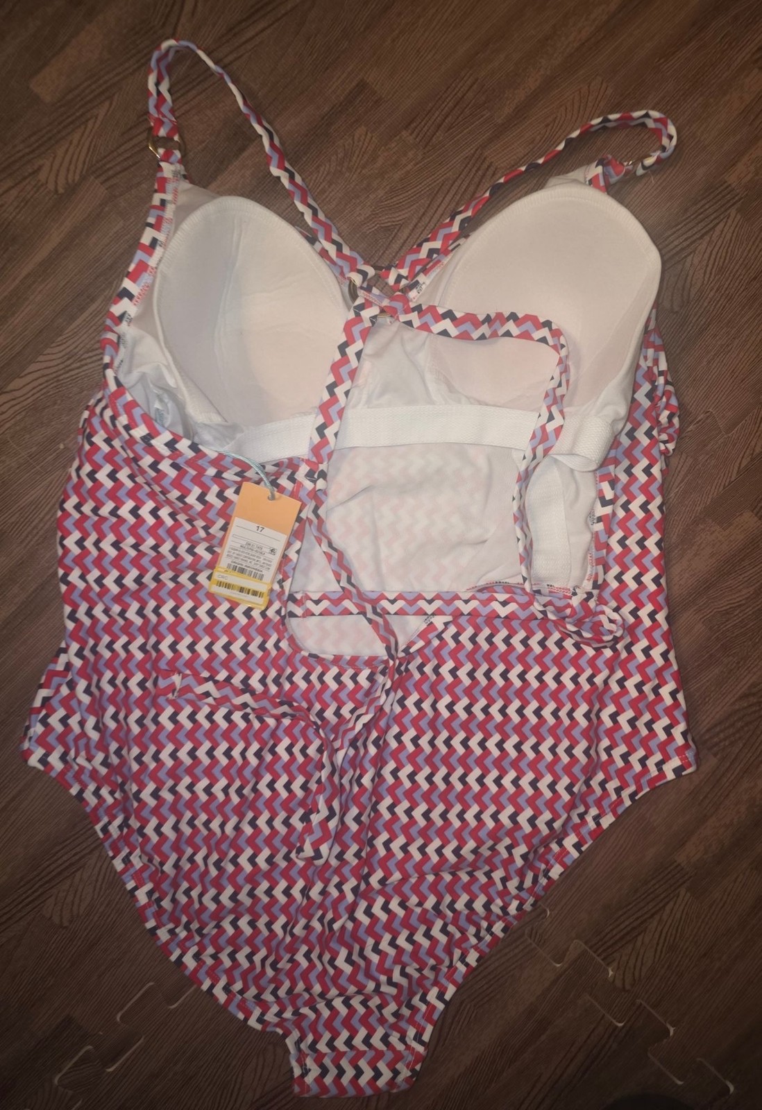 Kona Sol Womens Chevron One-Piece Swimsuit With Adjustable Straps & Padded Cups