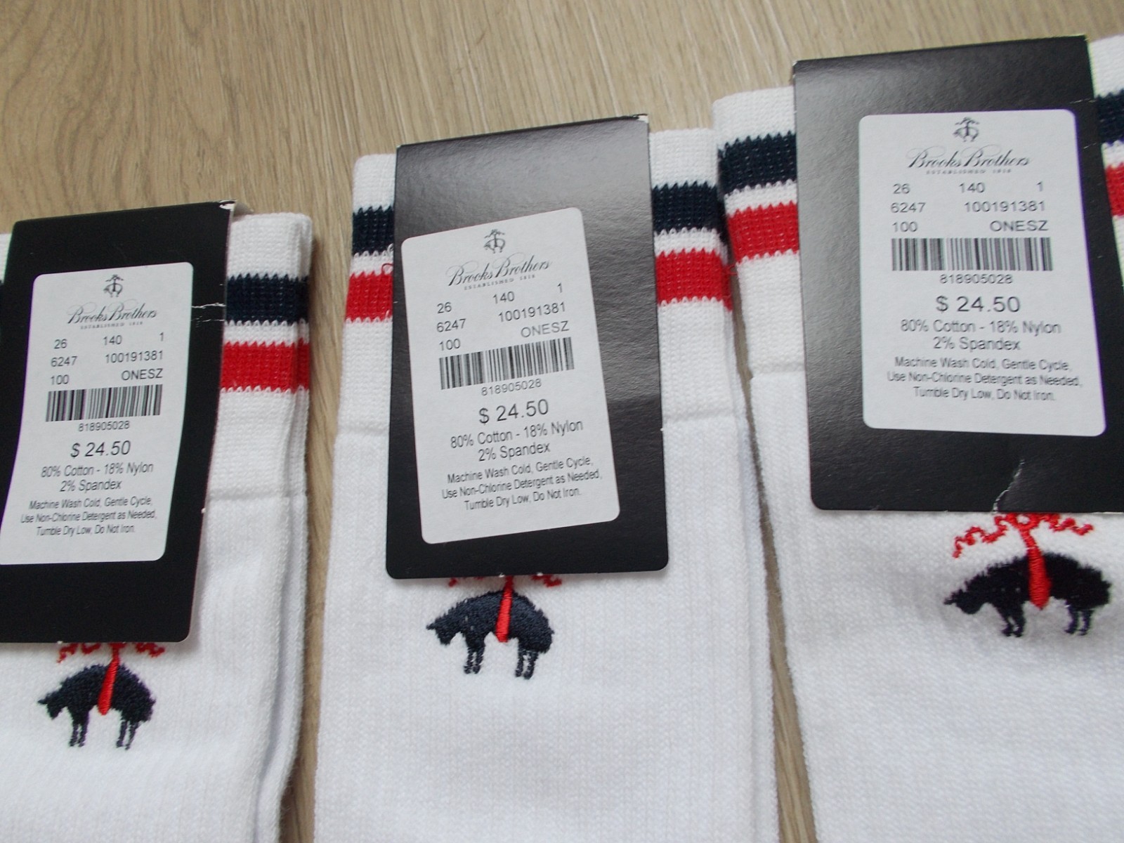 Brooks Brothers Men’s Socks – White – Shoe Size 7 1/2 to 12 – Made in Italy