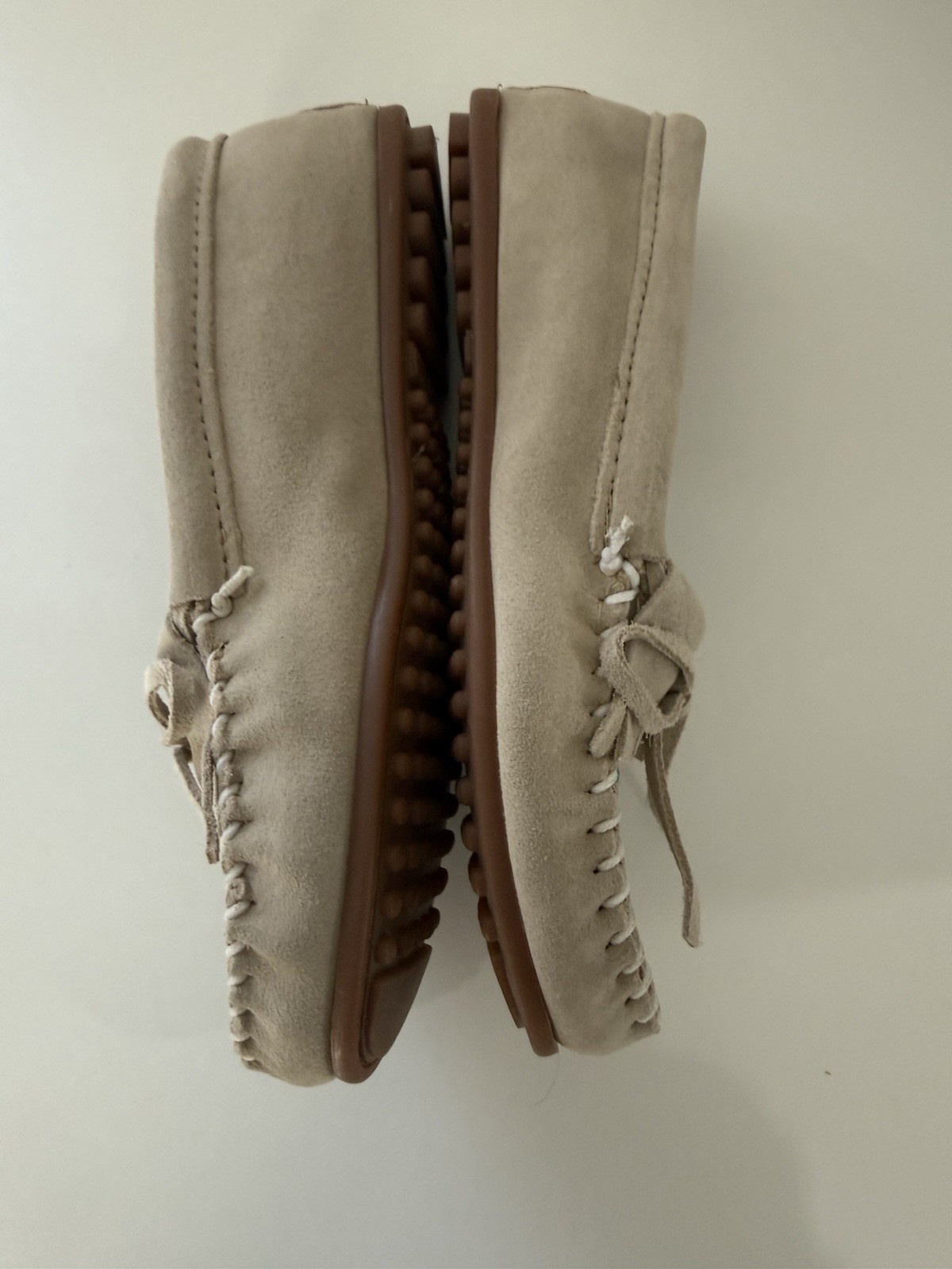 Minnetonka Shoes Womens 9 Thunderbird Moccasins Bow Flats Beaded Beige Leather