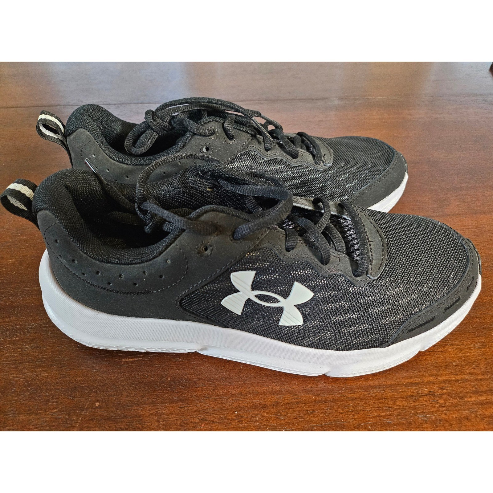 Under Armour Charged Assert 10 Running Shoes Mens 8 Black White 3026175-001