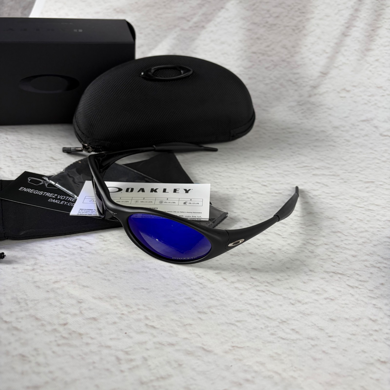 Vintage Oakley Minute Polarized Sunglasses Matte Black Frame Purple Blue Lens