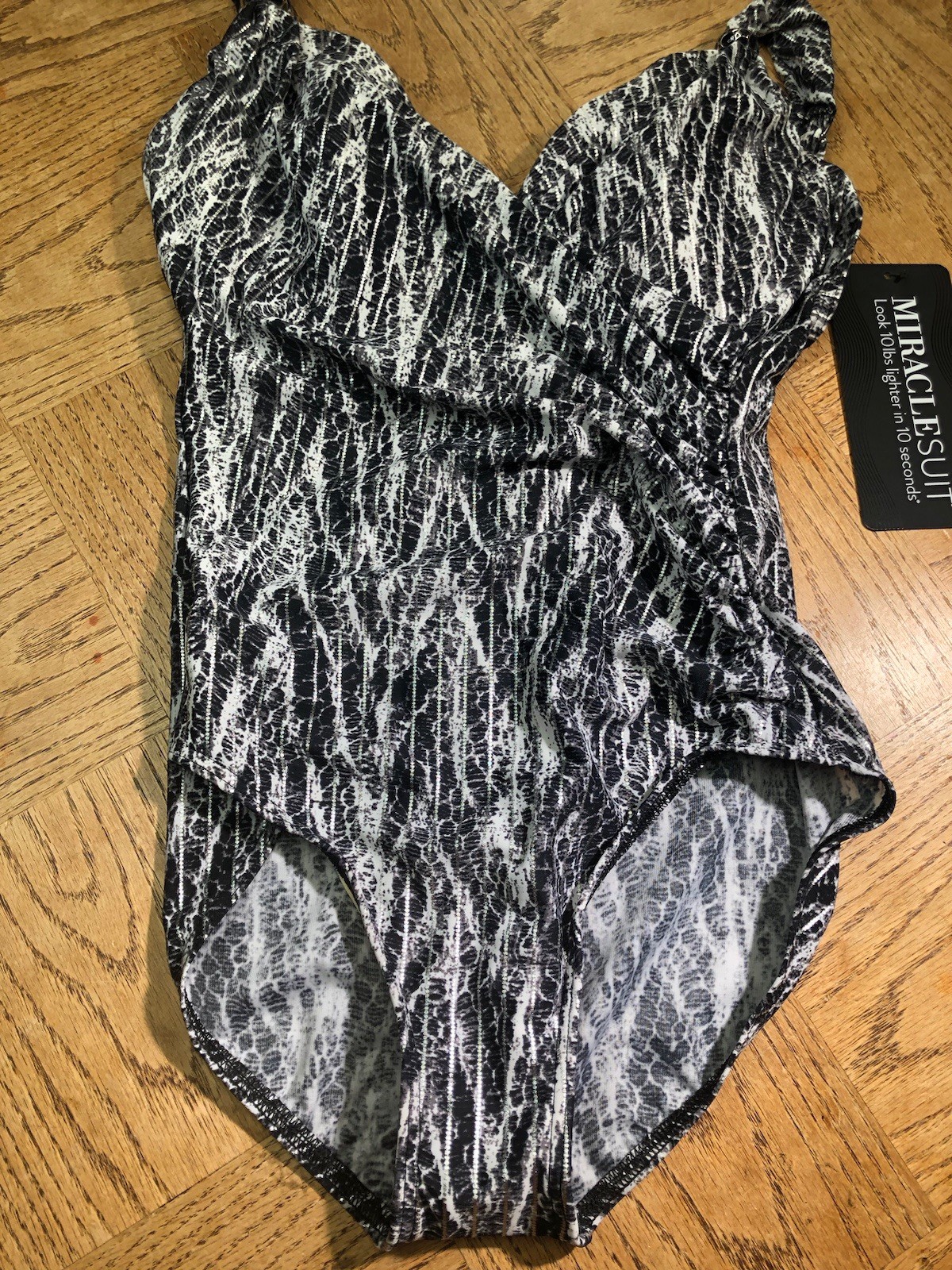 Miraclesuit Tummy Control Underwire Bra Chevron Python Siren SZ 12 NWT Siren