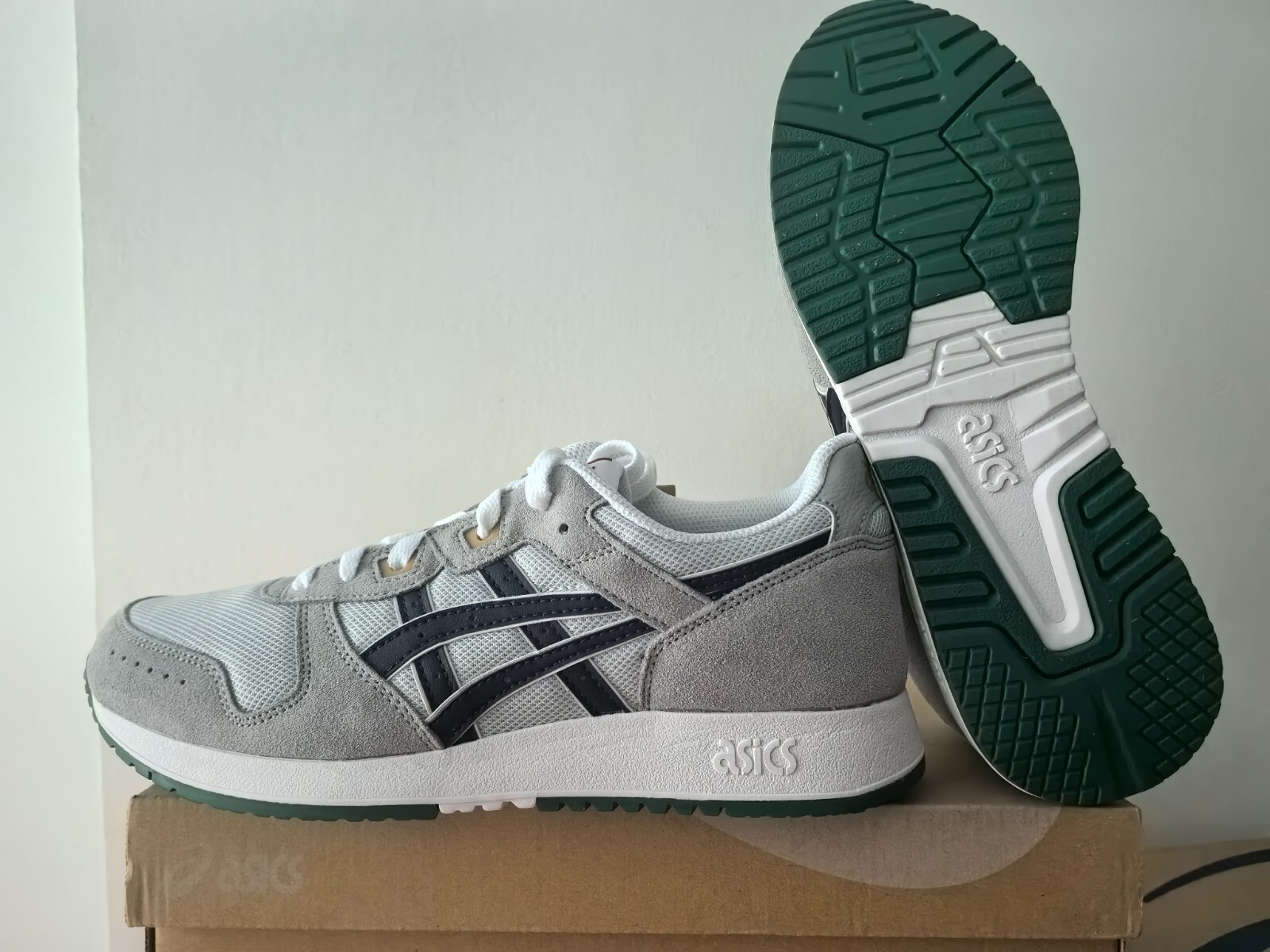 New! Mens Asics Lyte Classic athletic Shoes Sneakers – 8.5