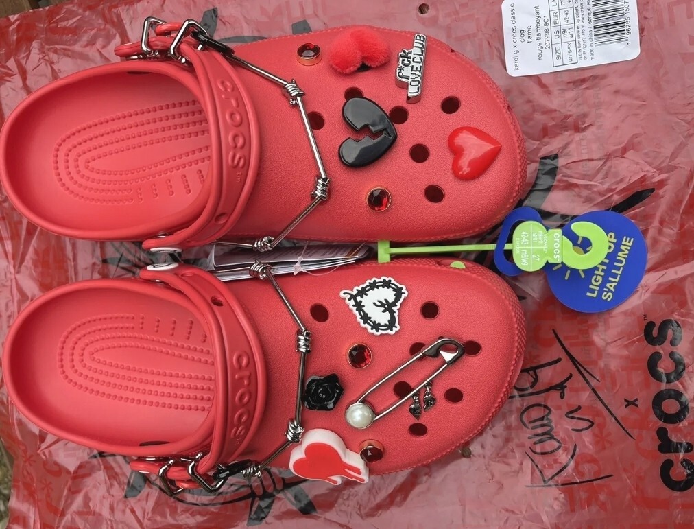 🔥LIMITED🔥☄️ Karol G X Crocs Classic Clog Size 9M/11W. THE BOX IS THE BAG.