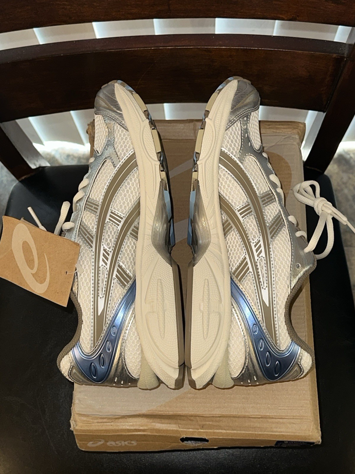 NEW ASICS GEL KAYANO 14 Women’s Size 9 Cream Pepper 1202A056-113 Sneakers 32 33