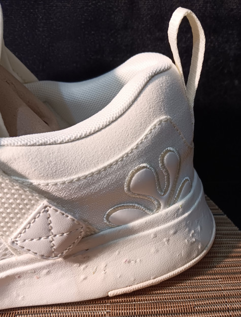 🍃 $140 Retail Super Comfy Men’s Walking Shoes Size 9 WITH BOX 🍂