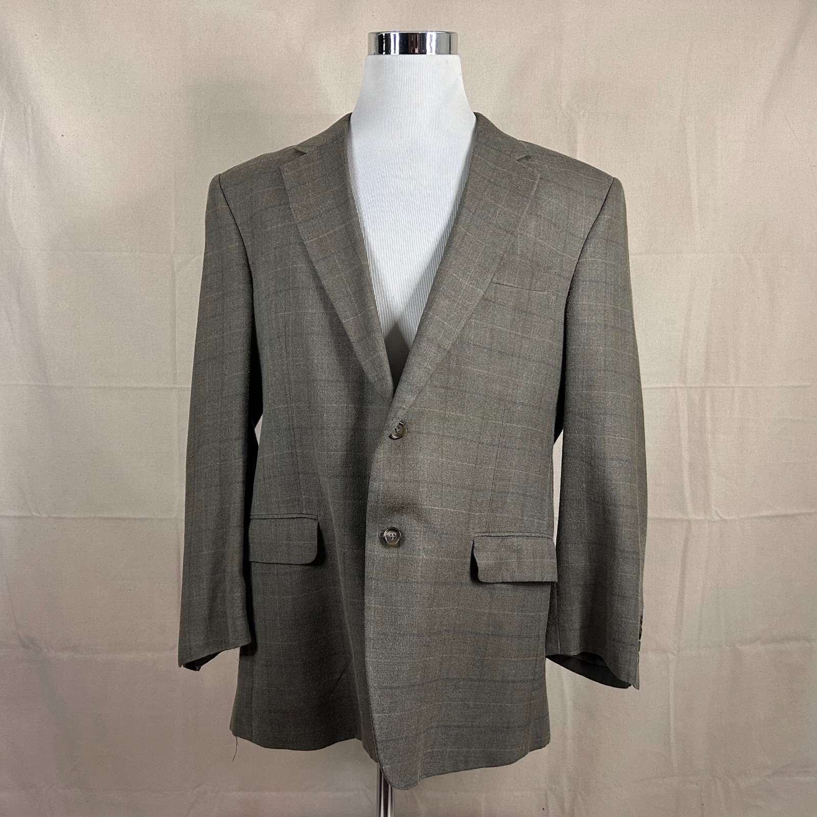 Jos A Bank 46R Sport Coat Silk Wool Blend Beige Plaid Two Button Lined Vented