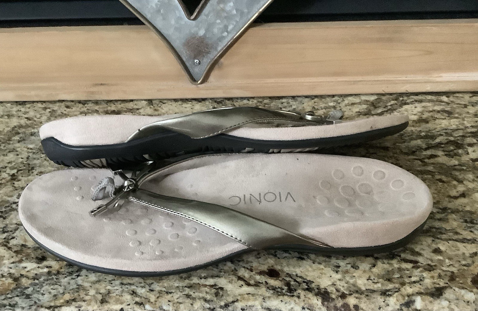 Vionic Bella II Pewter Orthotic Bow Tie Sandals Womens Size 10
