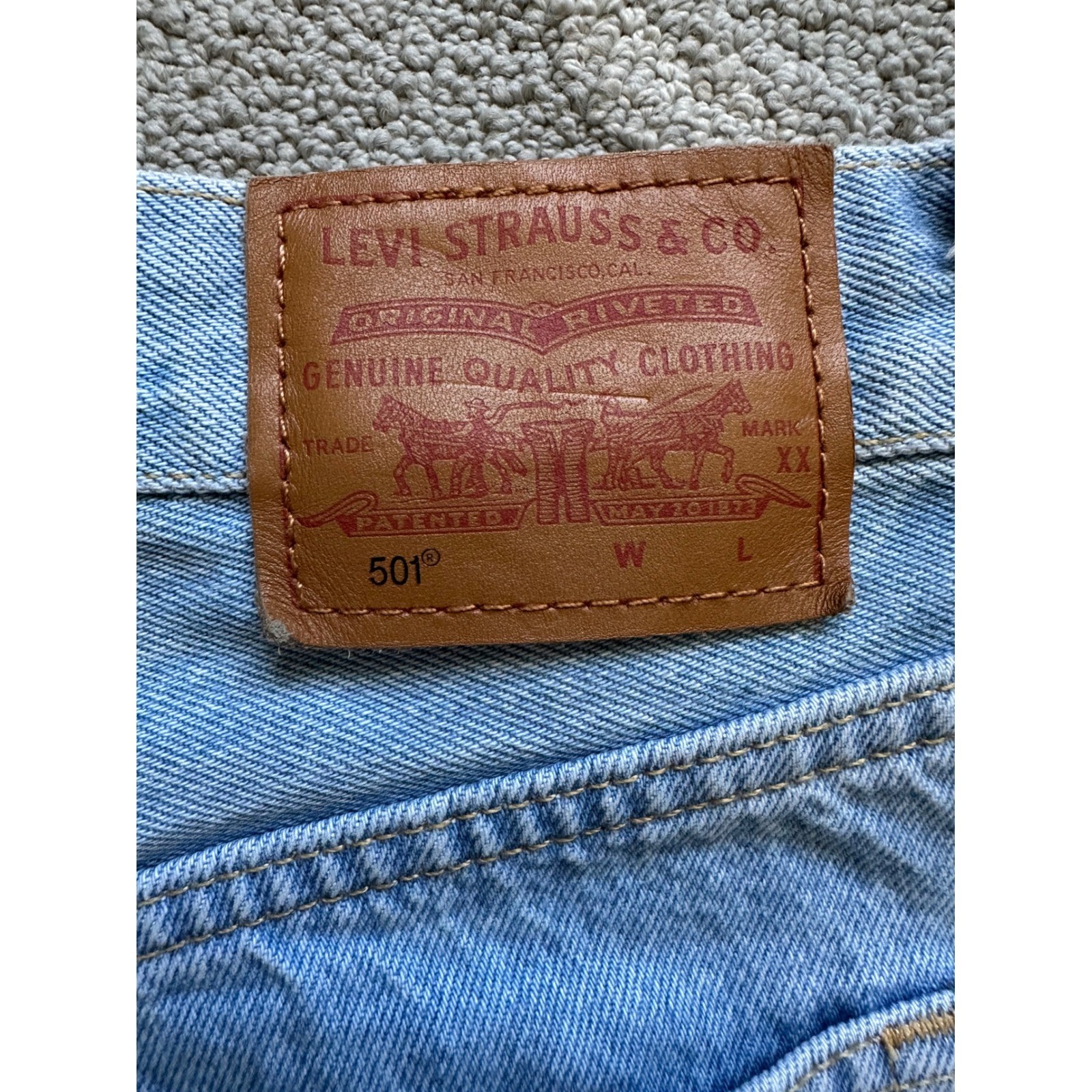 Levi’s Premium 501 Original Cut-Off Denim Shorts Light Wash Distressed Size 27