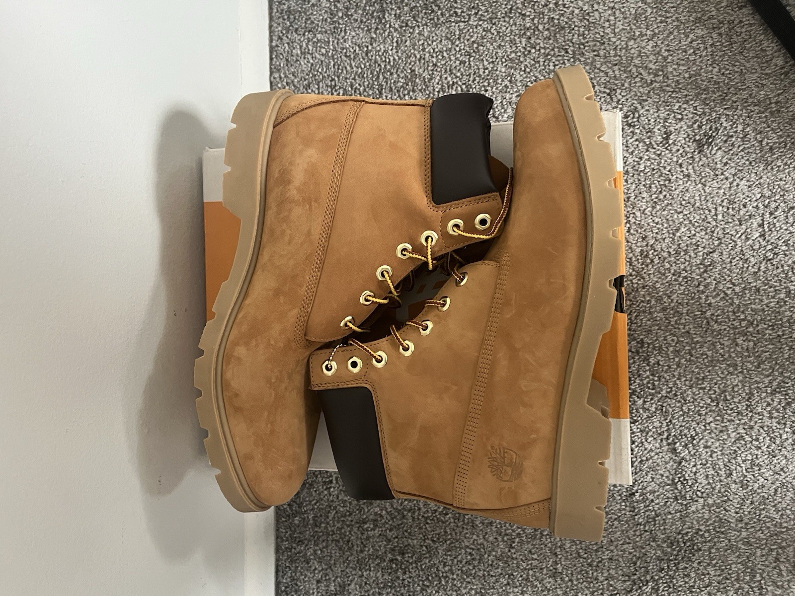 Timberland 10061024 Men’s Premium 6″ Waterproof Boots – Wheat Nubuck, Size 12 M