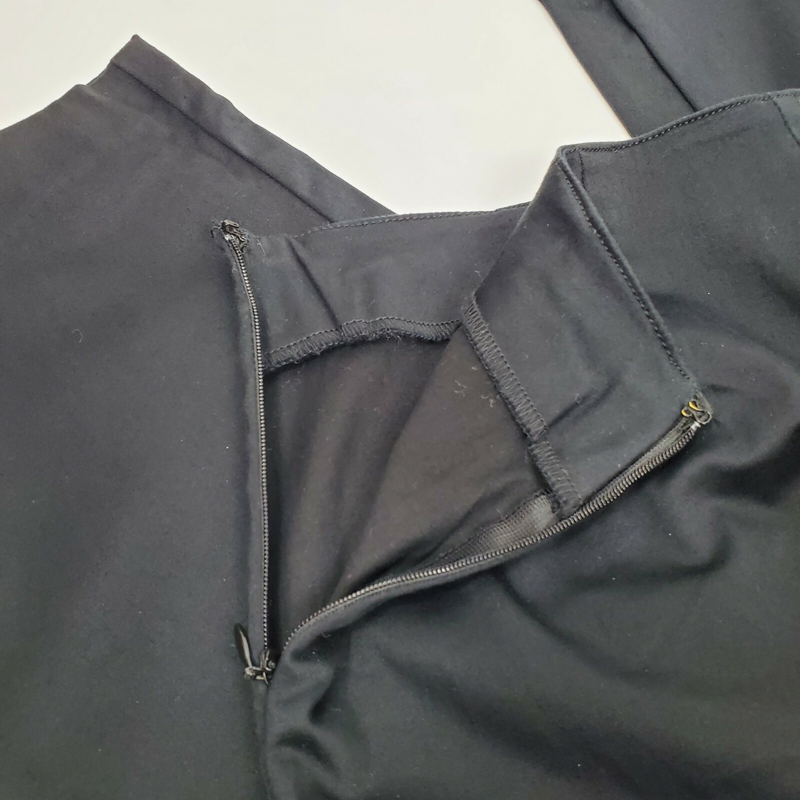 New Ann Taylor Womens Cropped Pants With Side Zipper Stretch 98%Cotton 2%Spandex