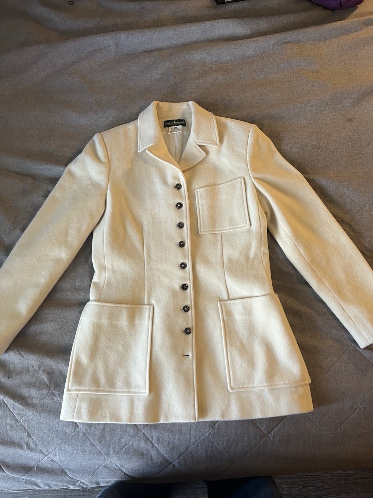 Harvé Benard Women’s Cream Wool jacket Size 4 Made In Russia