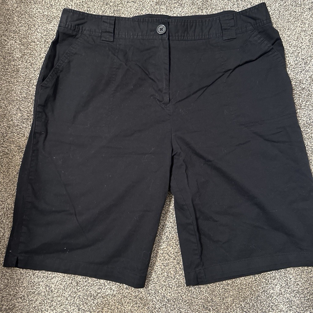 White Stag Women’s Bermuda Shorts Size 16 Black Twill Pockets Zip Button