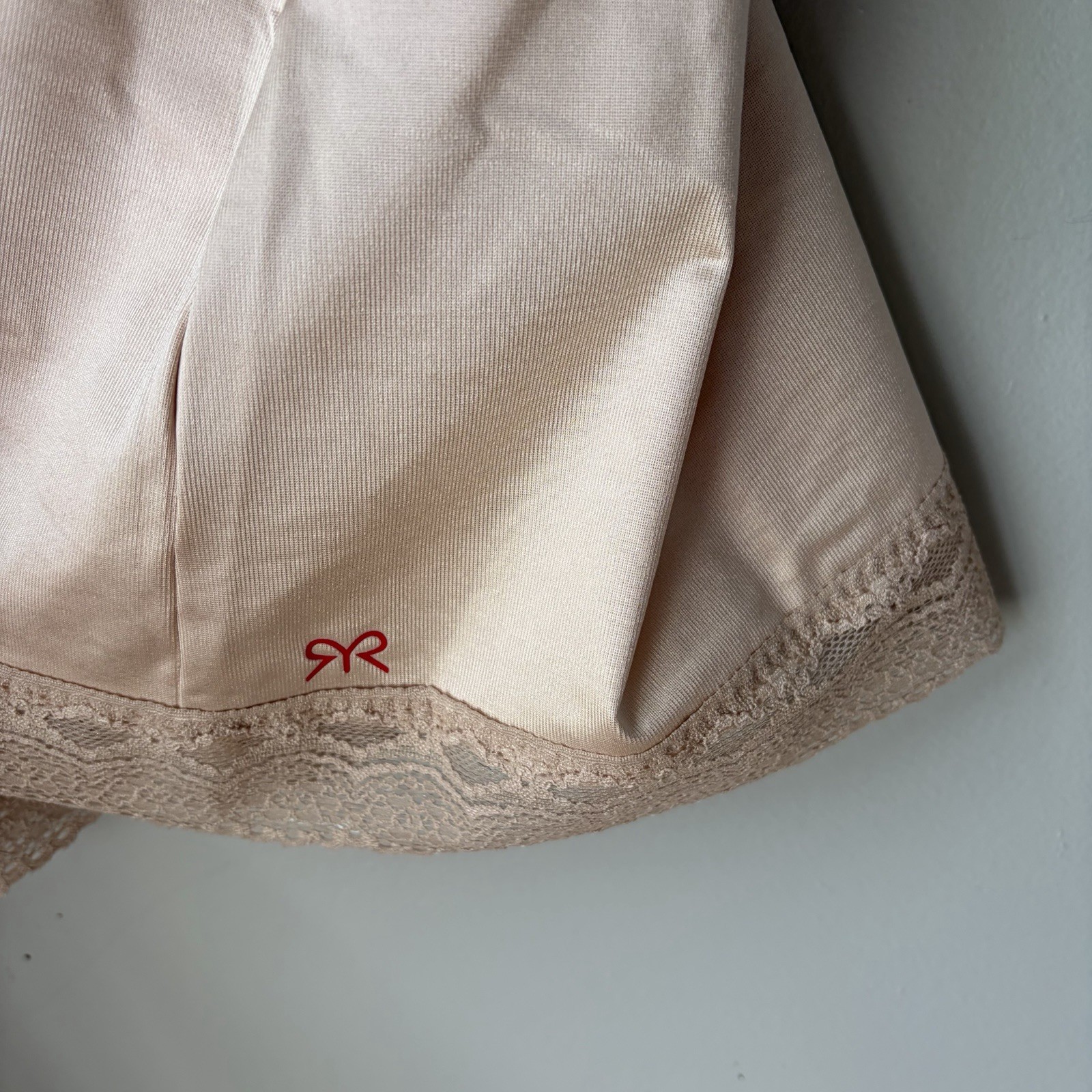 NEW RUBY RIBBON PIN UP CAMI WOMENS size 50 Pale Nude Lace Shapewear