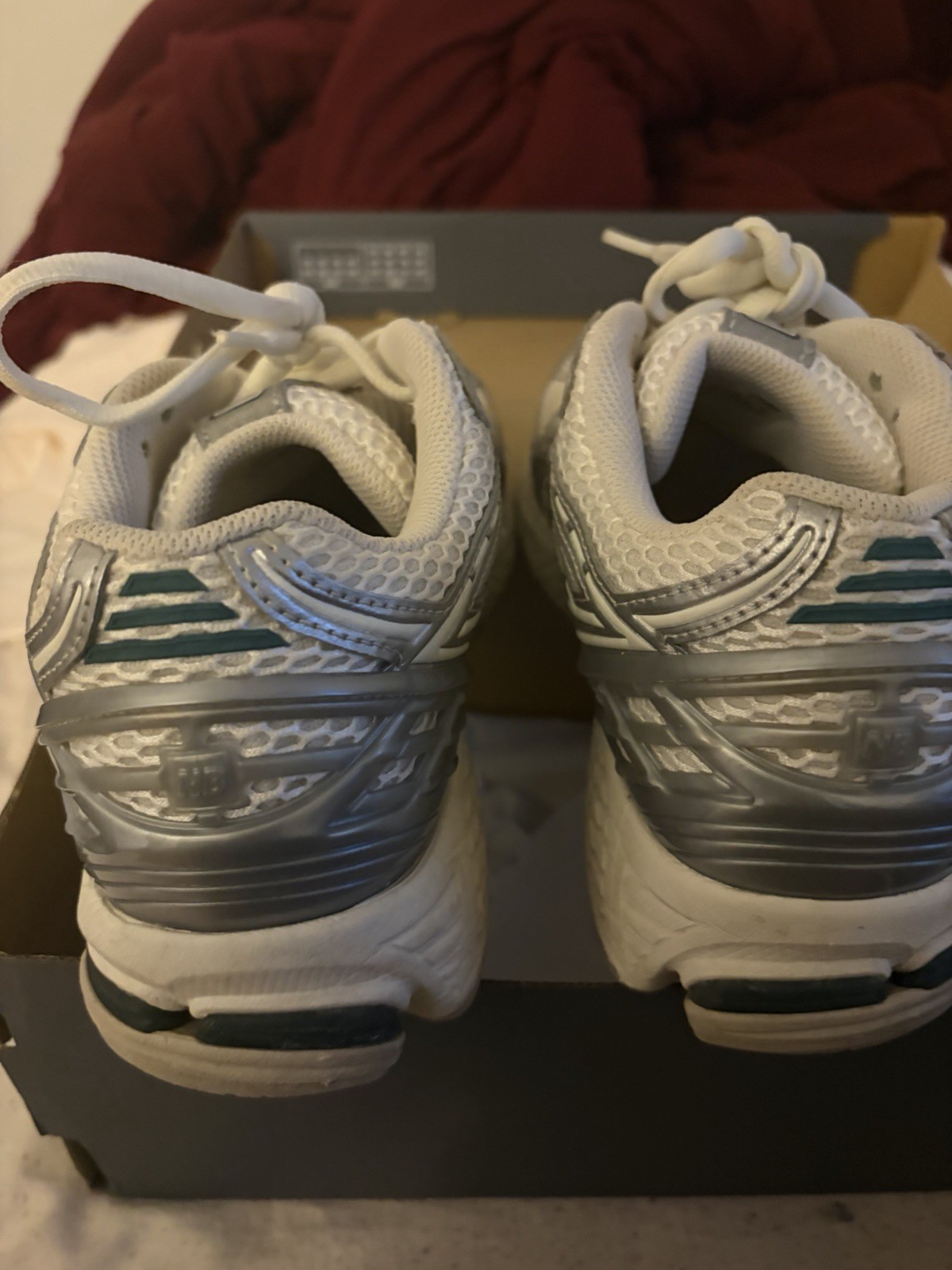 New Balance 1960R Grey/white/green. Barley worn – Comes with box