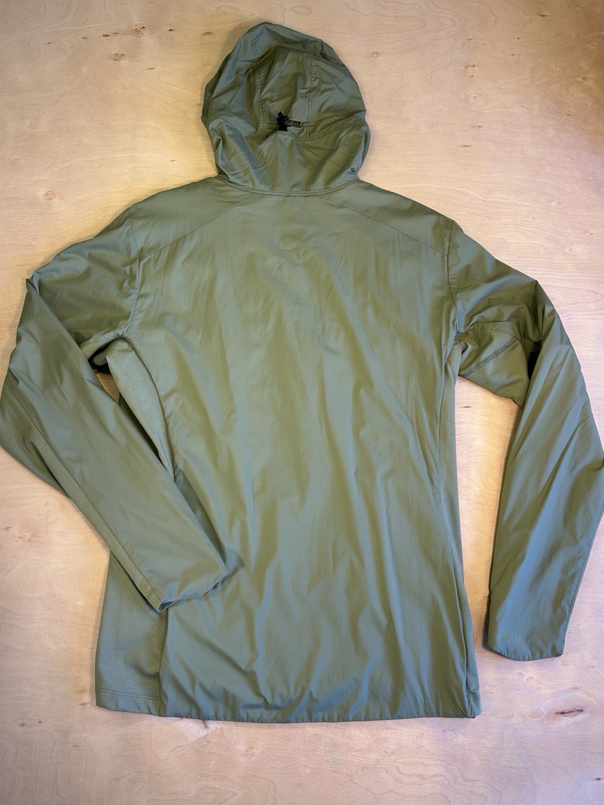 Arc’teryx Atom SL Hoody Jacket Olive Pale Green Men’s Size Small Mint Condition
